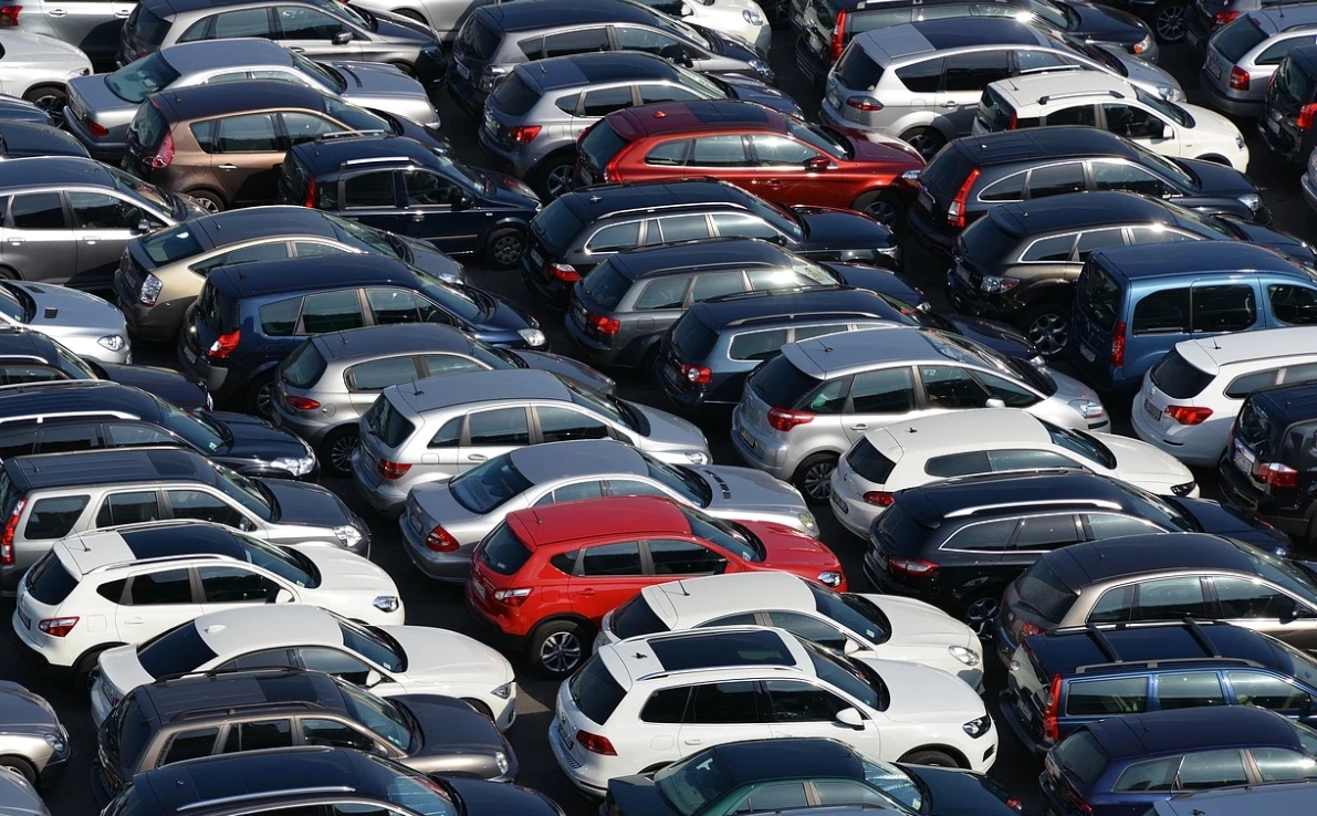 单日新增报废1.3万份 “以旧换新”助力8月新能源环比增长17%